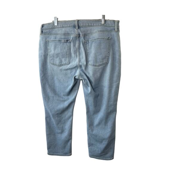 Old Navy Light Rinse Mid Rise Boyfriend Built-In Warm Jeans Women's Size 16 - Picture 5 of 5